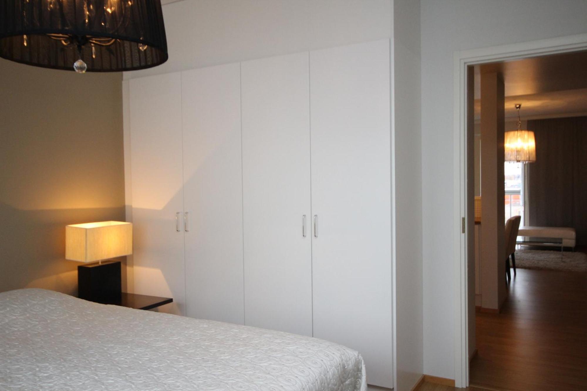 Gella Canalside Apartments With Sauna And Balcony In Address Saukonpaadenranta 4 Гельсінкі Номер фото