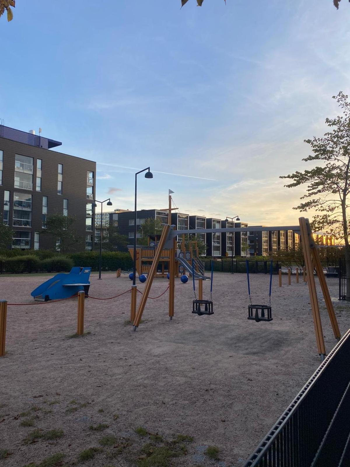 Gella Canalside Apartments With Sauna And Balcony In Address Saukonpaadenranta 4 Гельсінкі Екстер'єр фото